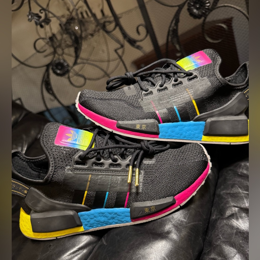 BNIB 2020 NMD_R1 V2 'Tokyo Nights